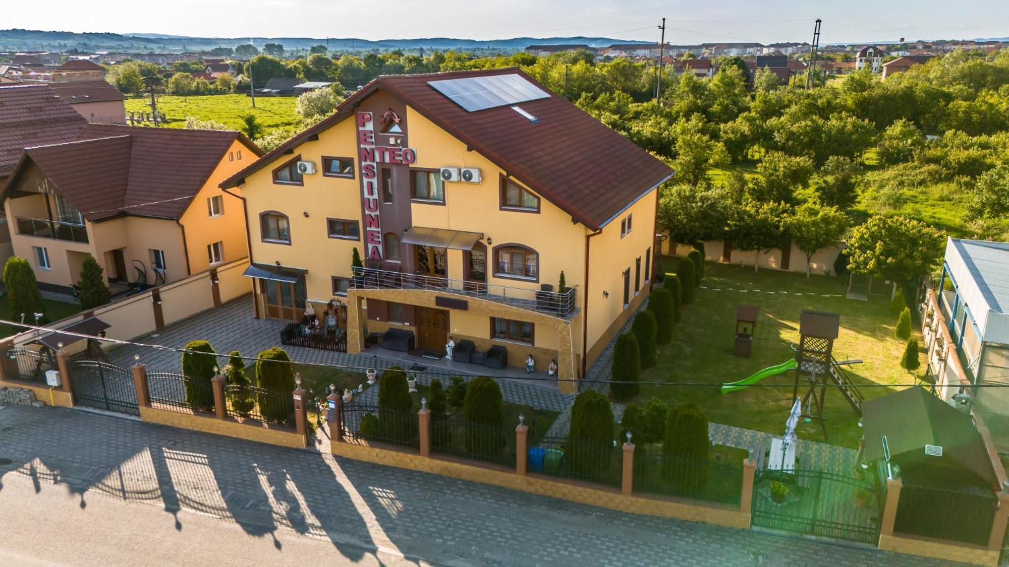 Pensiunea Teo Caransebes Exterior photo
