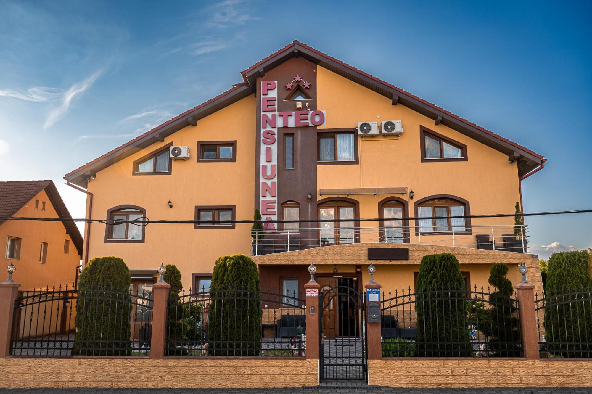 Pensiunea Teo Caransebes Exterior photo