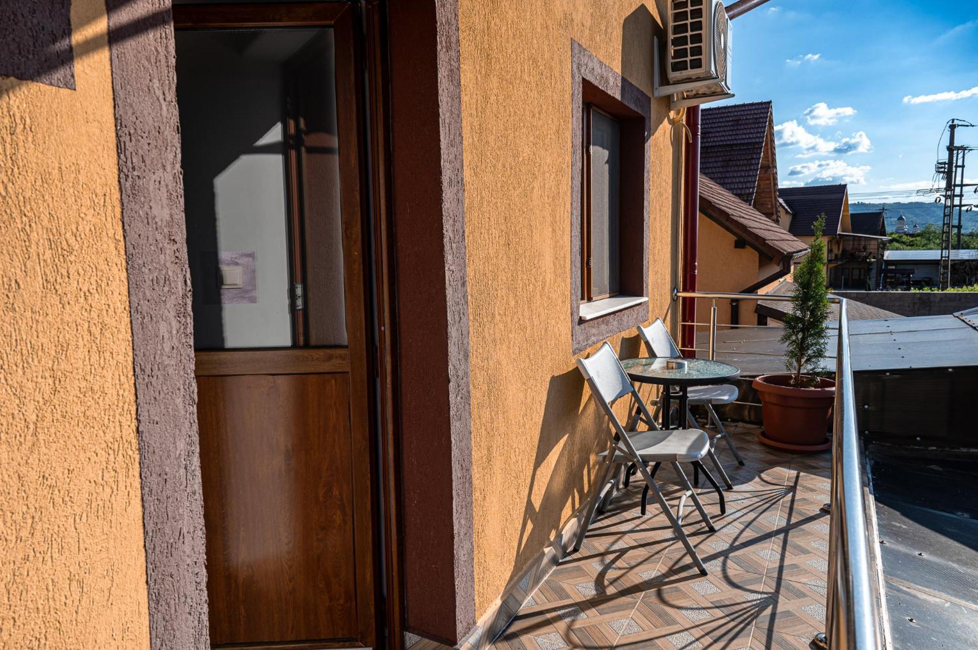Pensiunea Teo Caransebes Exterior photo